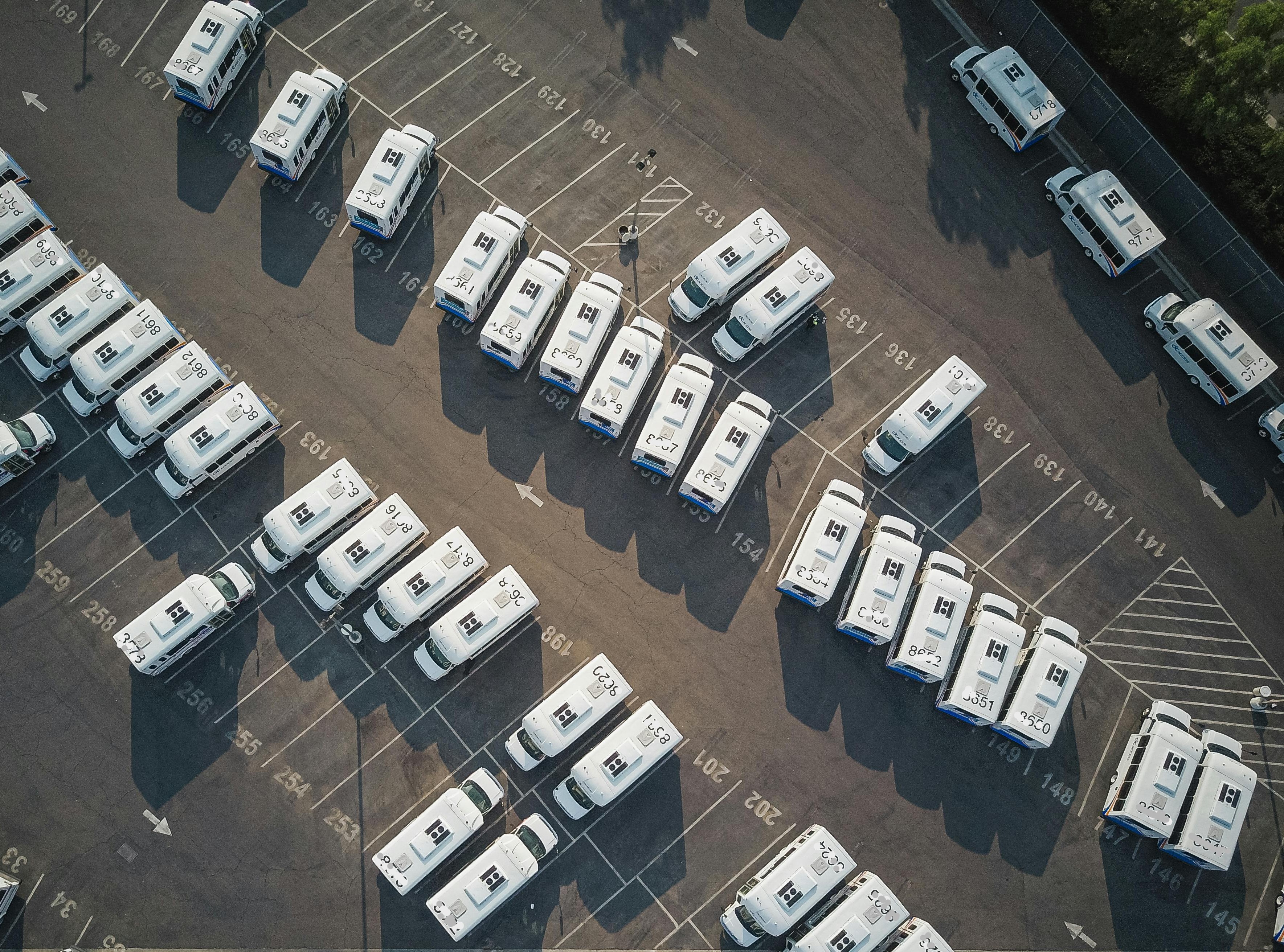 Fleet of parked busses: Low Cost Tracker as IoT GPS tracker