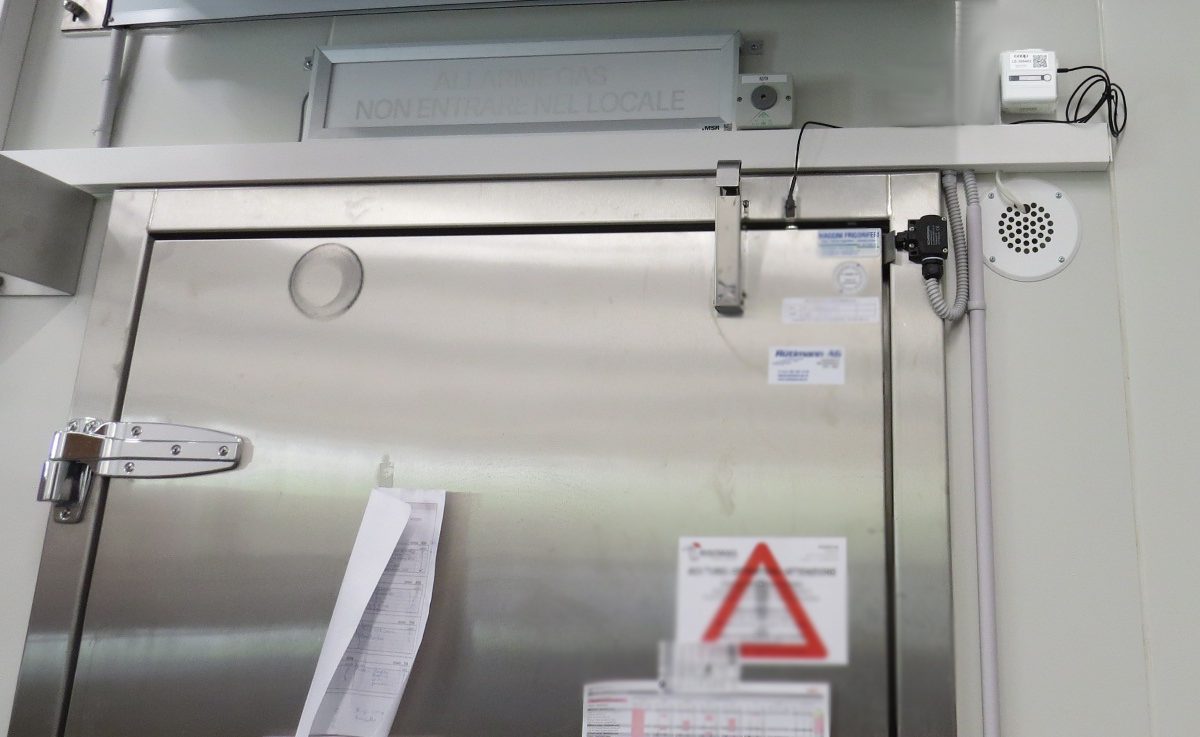 Sensor CLima registers the opening and the time opening of the refrigerated doors. It helps to monitor che temperature inside the cold rooms